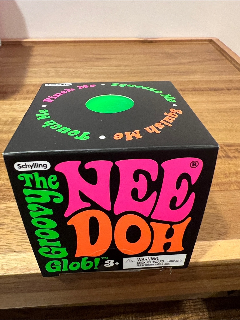 🌟NeeDoh Green Groovy Glob Squish Ball Brand New, Authentic 💚